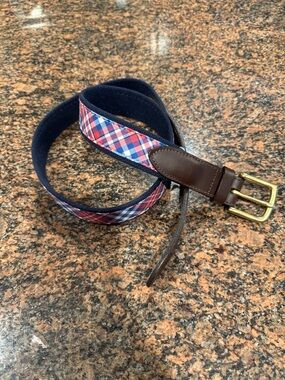 Like New! Vineyard Vines Men’s Plaid Pattern Belt in Red, White & Blue. Sz 38